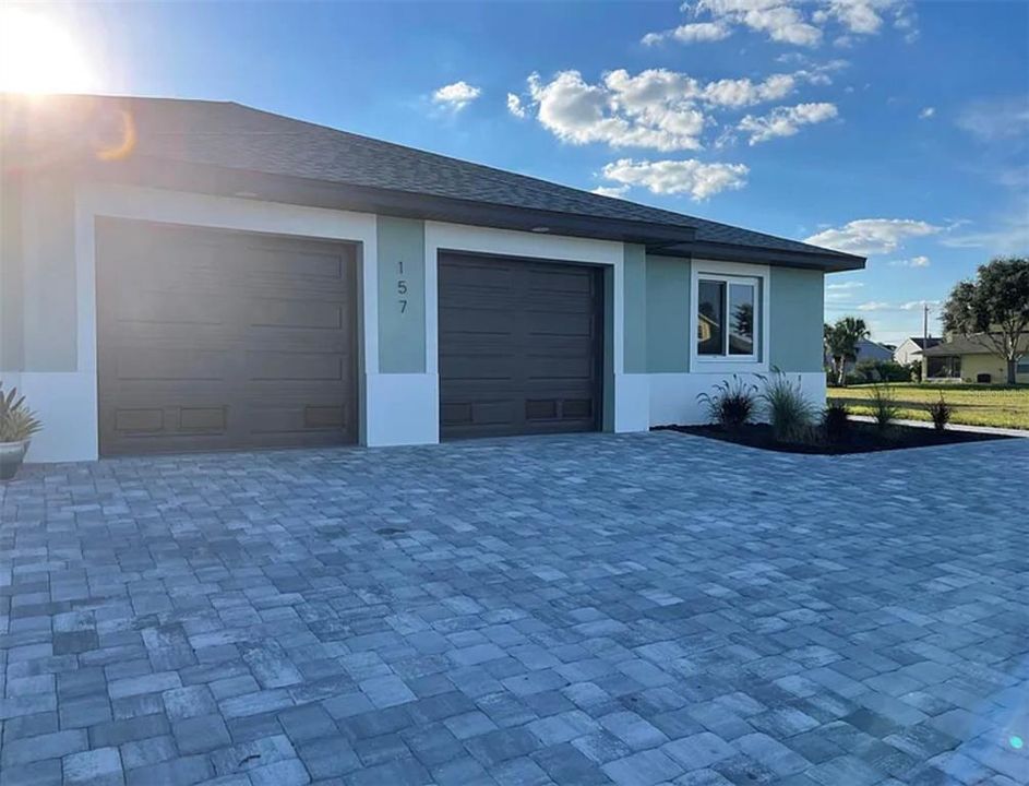 For Rent: $2,000 (3 beds, 2 baths, 2526 Square Feet)