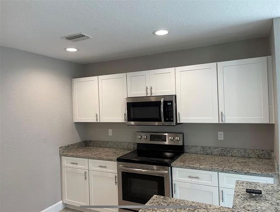 For Rent: $2,000 (3 beds, 2 baths, 2526 Square Feet)