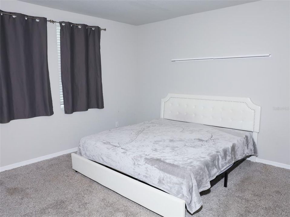 На продажу: $339,000 (4 спален, 2 ванн, 1700 Квадратных фут)