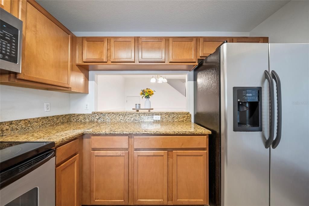 На продажу: $207,000 (2 спален, 2 ванн, 1561 Квадратных фут)