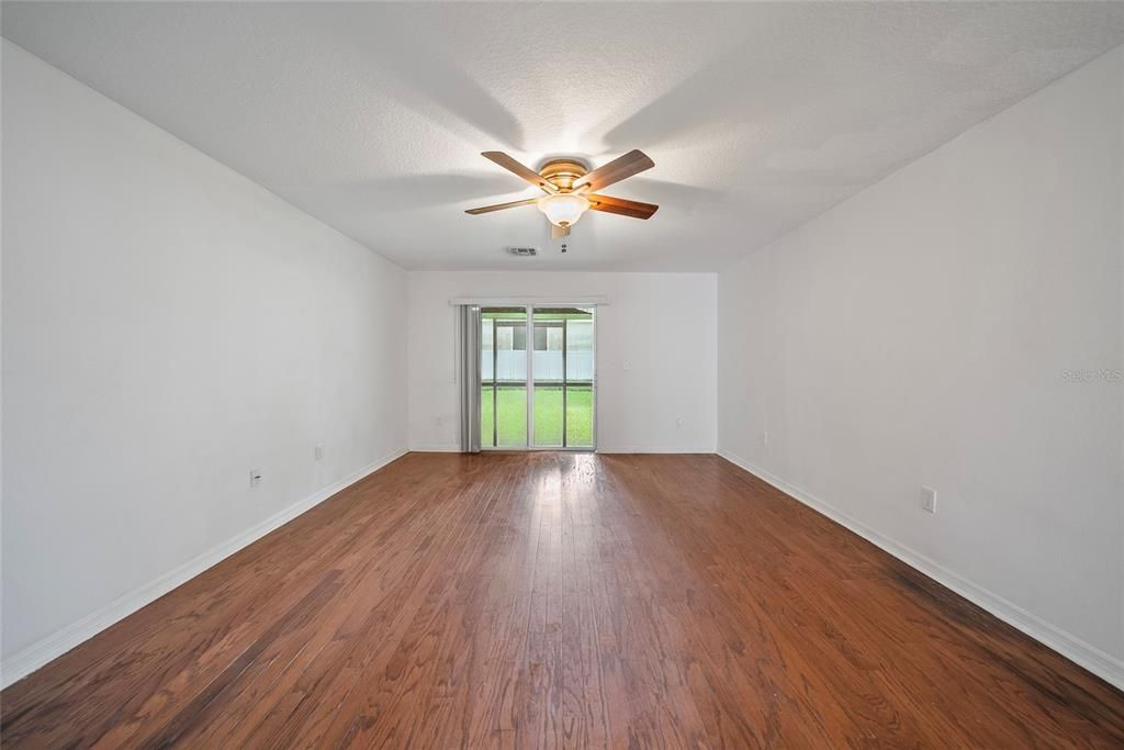 На продажу: $207,000 (2 спален, 2 ванн, 1561 Квадратных фут)