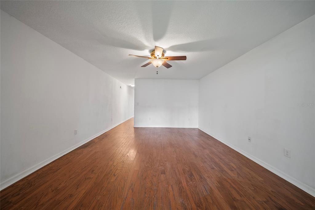 На продажу: $207,000 (2 спален, 2 ванн, 1561 Квадратных фут)