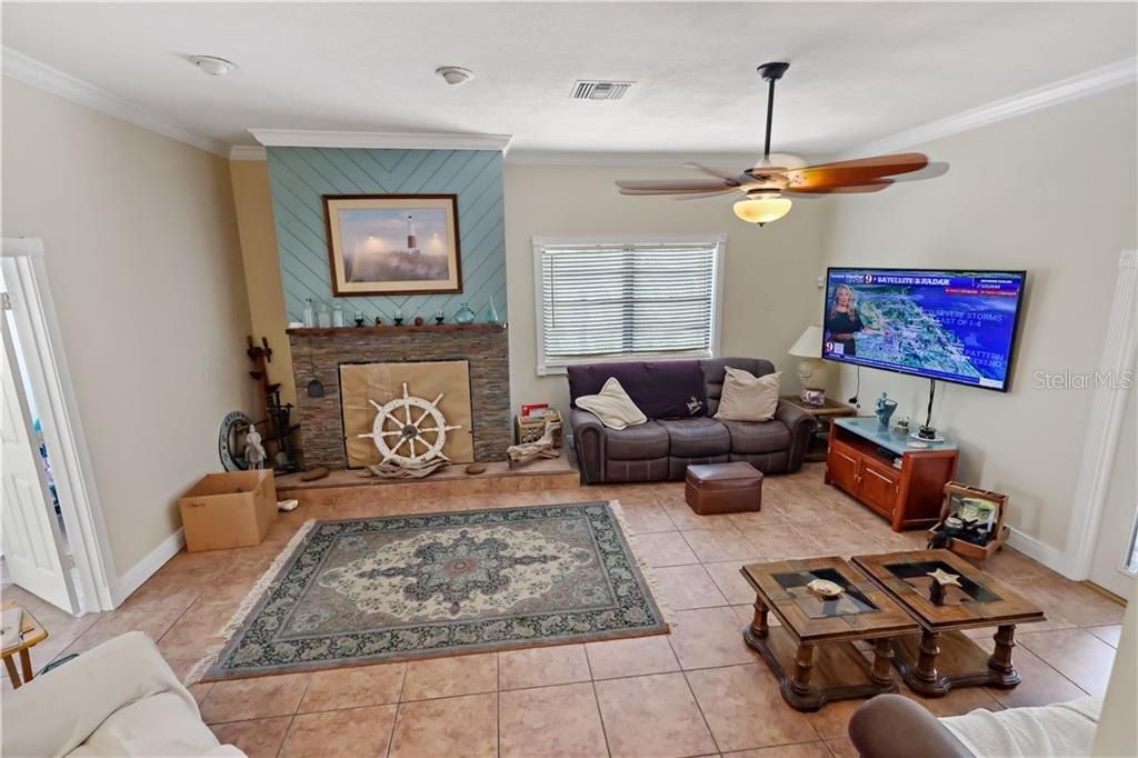 For Sale: $685,000 (4 beds, 3 baths, 2690 Square Feet)