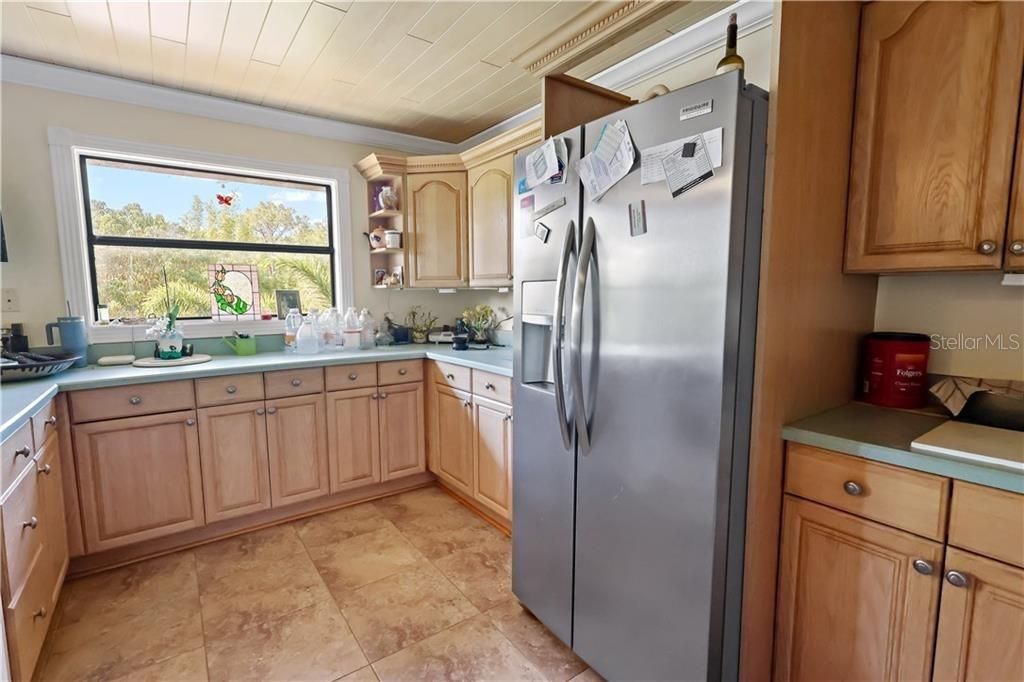 For Sale: $685,000 (4 beds, 3 baths, 2690 Square Feet)