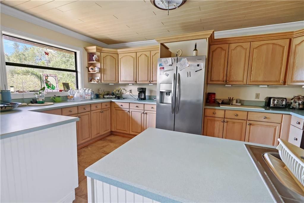 For Sale: $685,000 (4 beds, 3 baths, 2690 Square Feet)