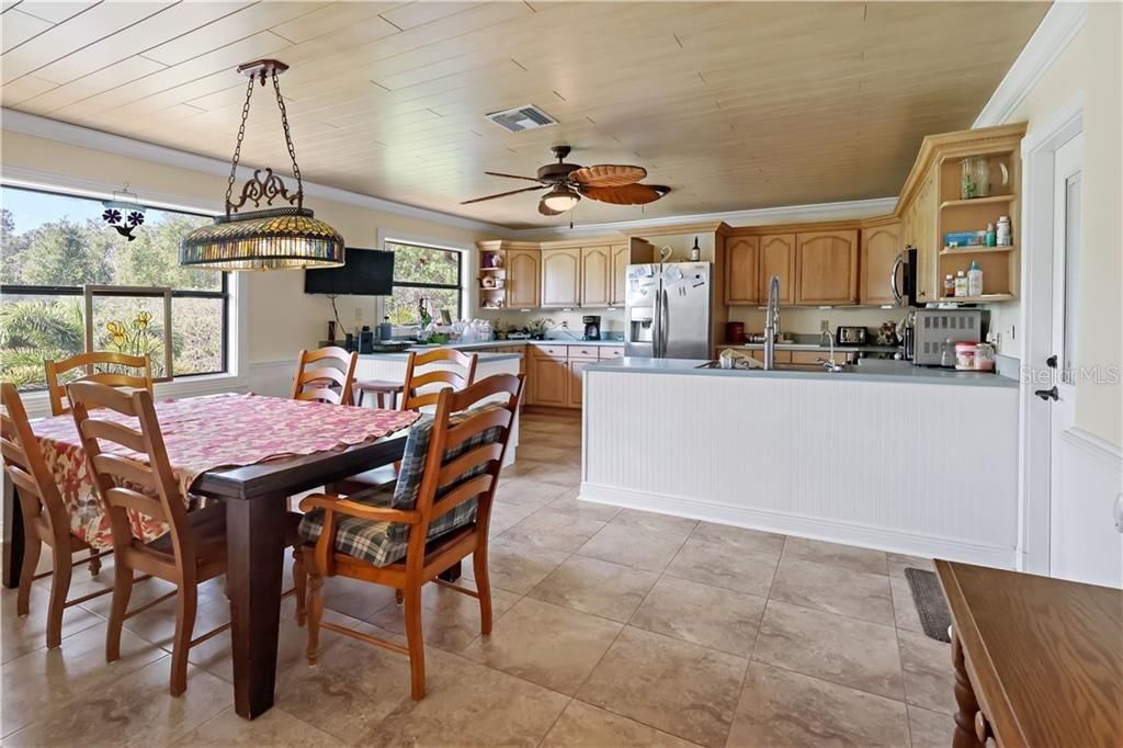 For Sale: $685,000 (4 beds, 3 baths, 2690 Square Feet)