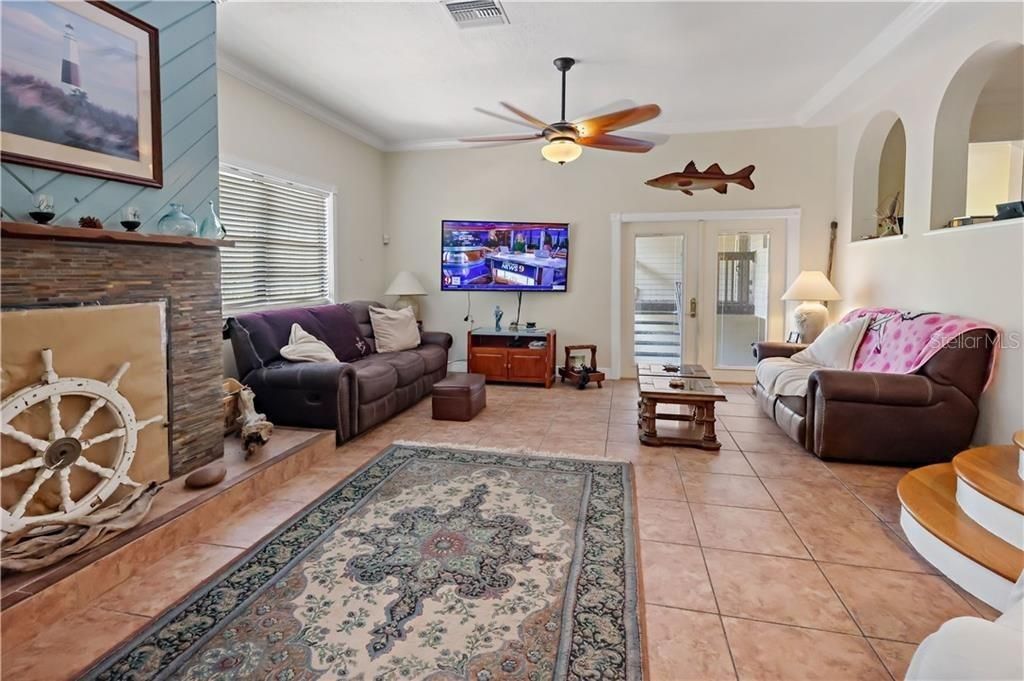 For Sale: $685,000 (4 beds, 3 baths, 2690 Square Feet)