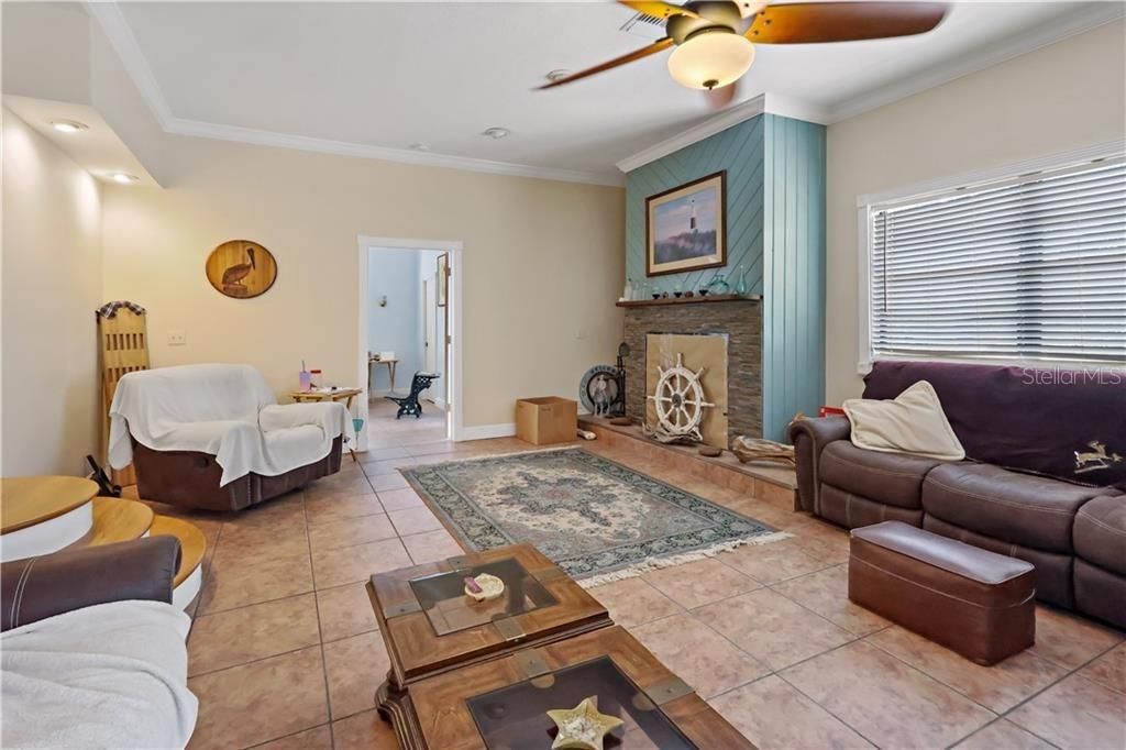 For Sale: $685,000 (4 beds, 3 baths, 2690 Square Feet)