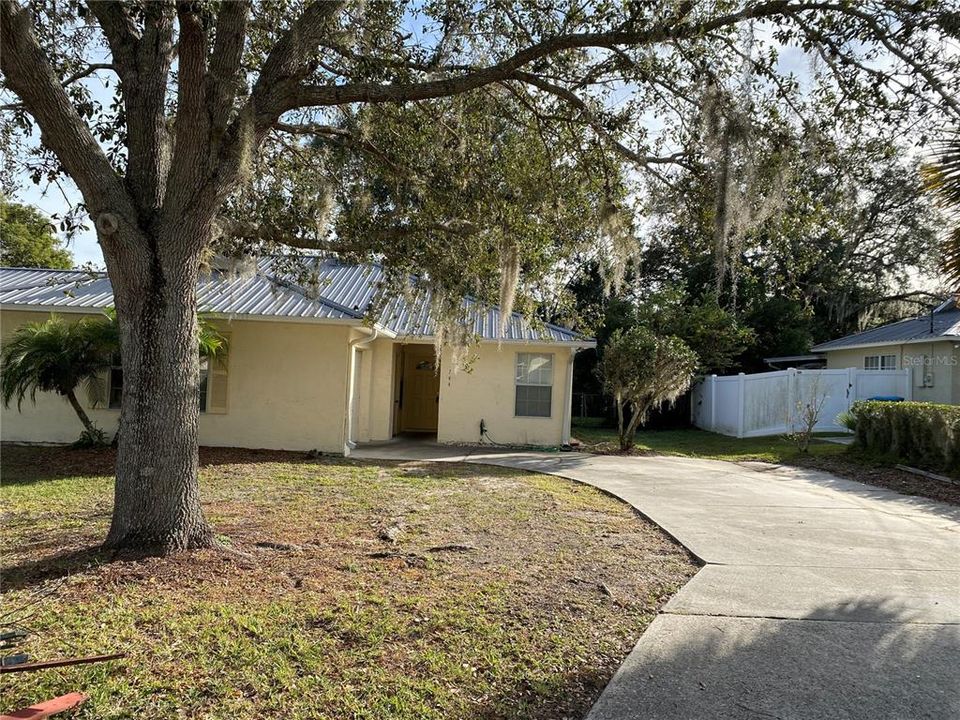 最近租的: $1,575 (2 贝兹, 2 浴室, 1061 平方英尺)