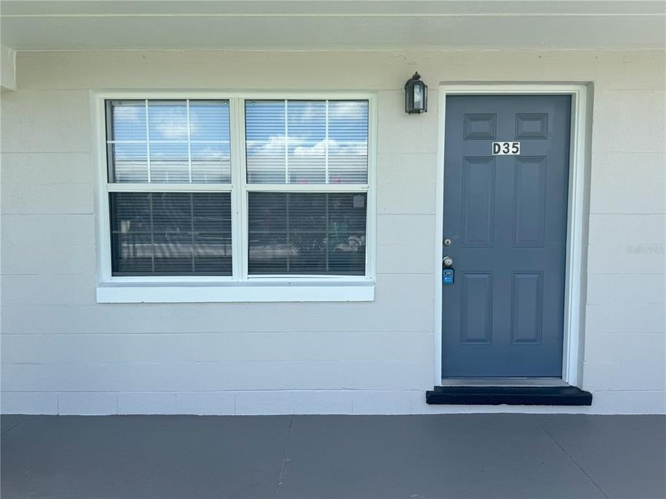 For Rent: $1,250 (2 beds, 1 baths, 702 Square Feet)