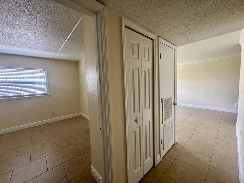 For Rent: $1,250 (2 beds, 1 baths, 702 Square Feet)