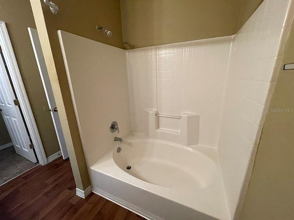 Под контрактом: $1,650 (3 спален, 2 ванн, 1266 Квадратных фут)