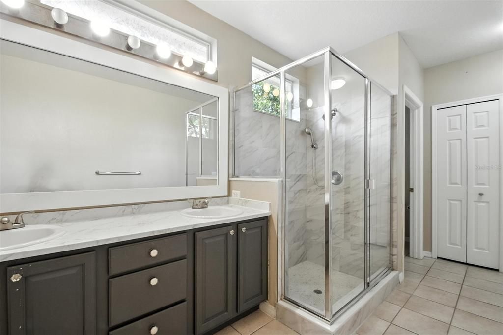 En Venta: $619,988 (4 camas, 3 baños, 2860 Pies cuadrados)