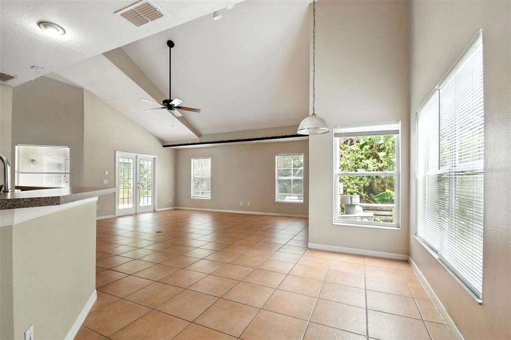 En Venta: $619,988 (4 camas, 3 baños, 2860 Pies cuadrados)