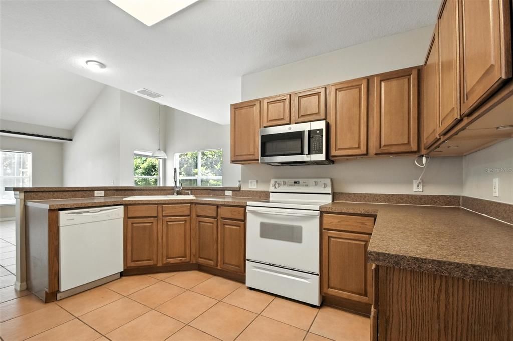 En Venta: $619,988 (4 camas, 3 baños, 2860 Pies cuadrados)