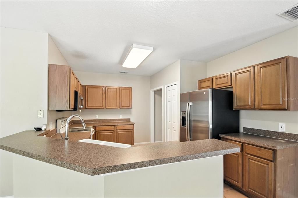 En Venta: $619,988 (4 camas, 3 baños, 2860 Pies cuadrados)