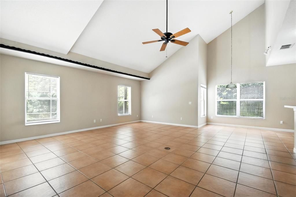 En Venta: $619,988 (4 camas, 3 baños, 2860 Pies cuadrados)