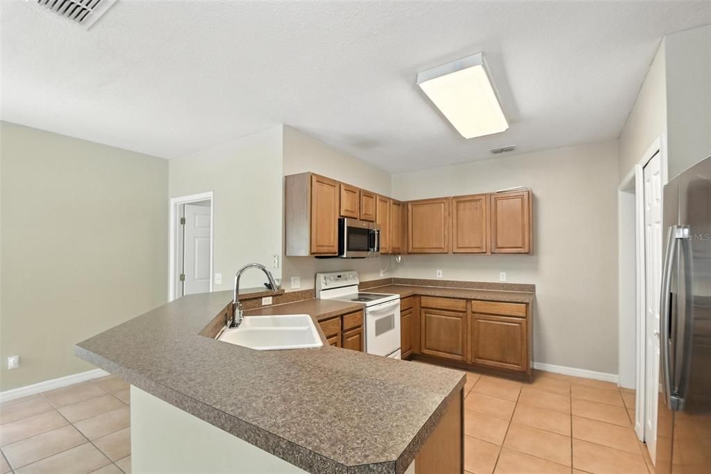 En Venta: $619,988 (4 camas, 3 baños, 2860 Pies cuadrados)