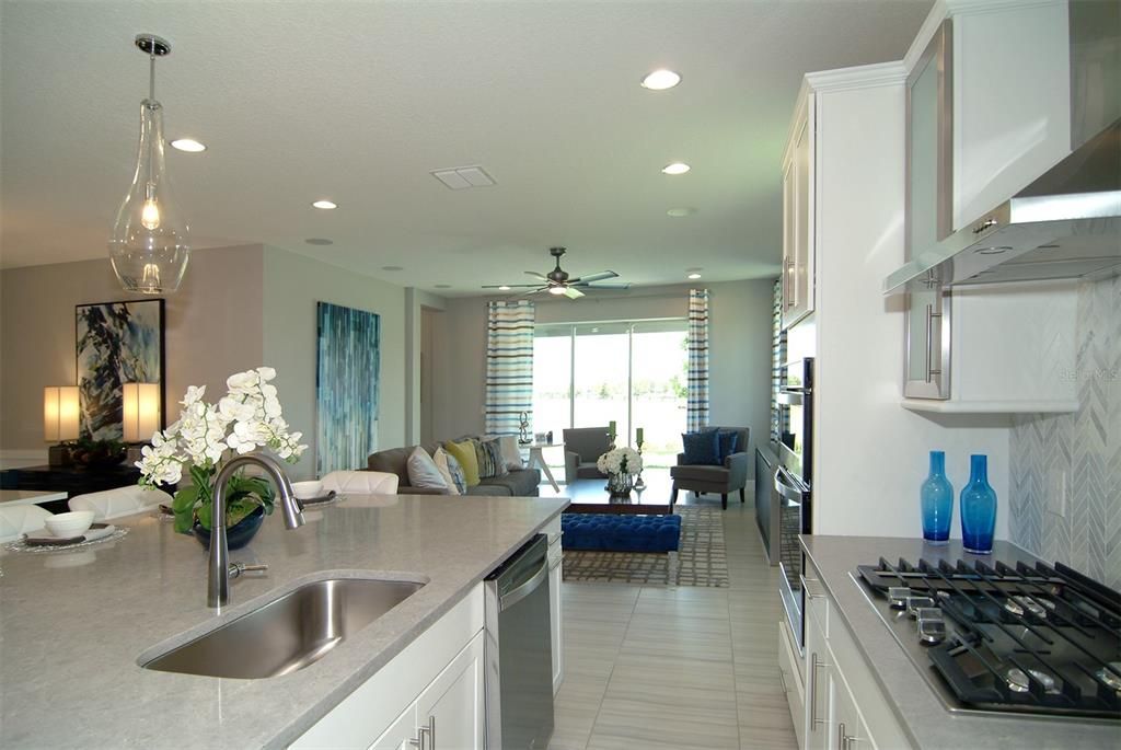 Active With Contract: $535,990 (4 beds, 2 baths, 2283 Square Feet)