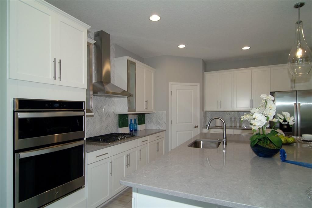 Active With Contract: $535,990 (4 beds, 2 baths, 2283 Square Feet)