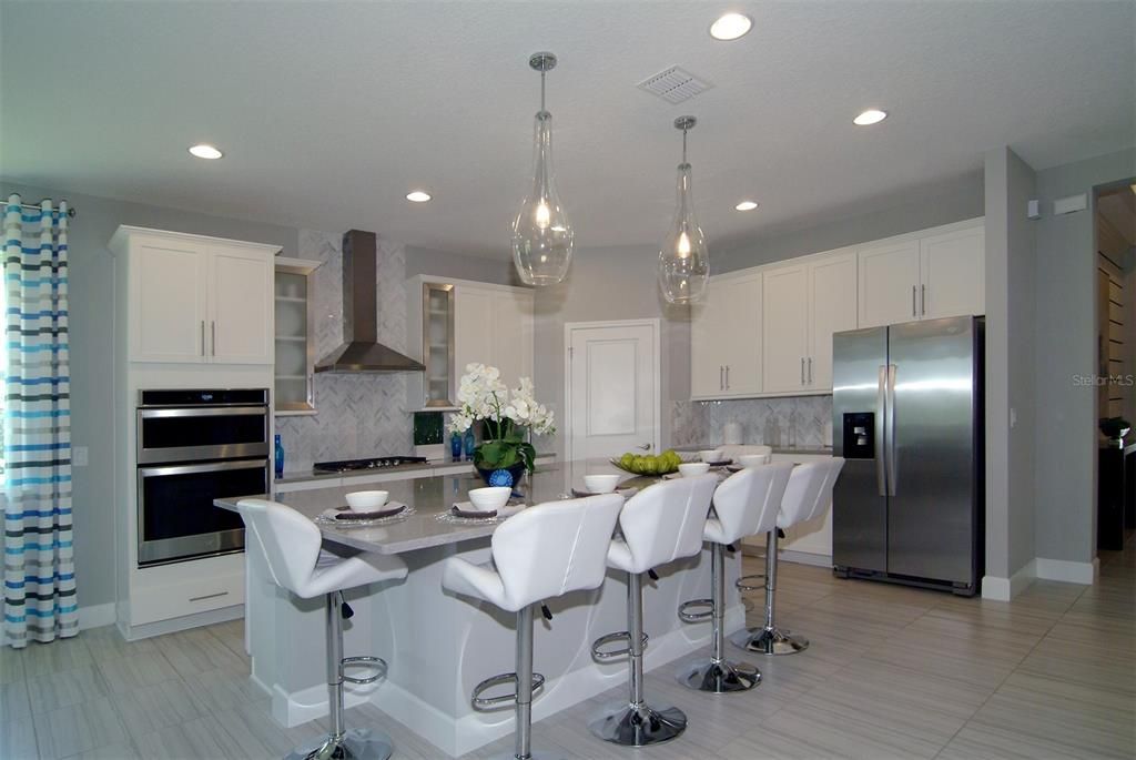 Active With Contract: $535,990 (4 beds, 2 baths, 2283 Square Feet)