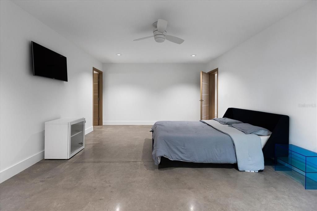 For Sale: $1,400,000 (3 beds, 3 baths, 2431 Square Feet)