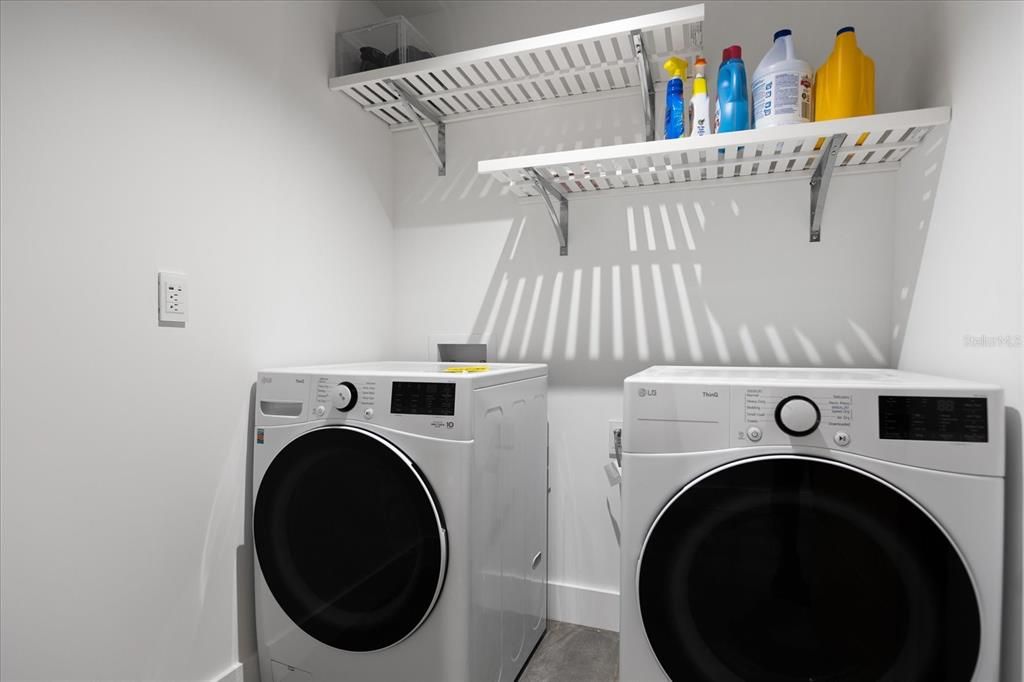 For Sale: $1,400,000 (3 beds, 3 baths, 2431 Square Feet)