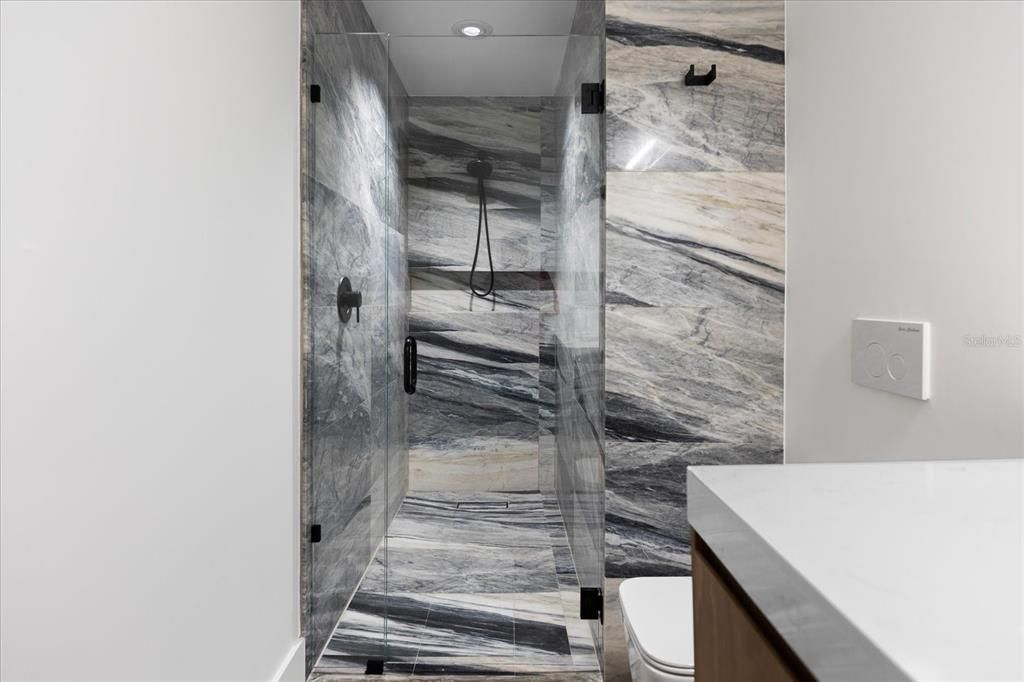 For Sale: $1,400,000 (3 beds, 3 baths, 2431 Square Feet)