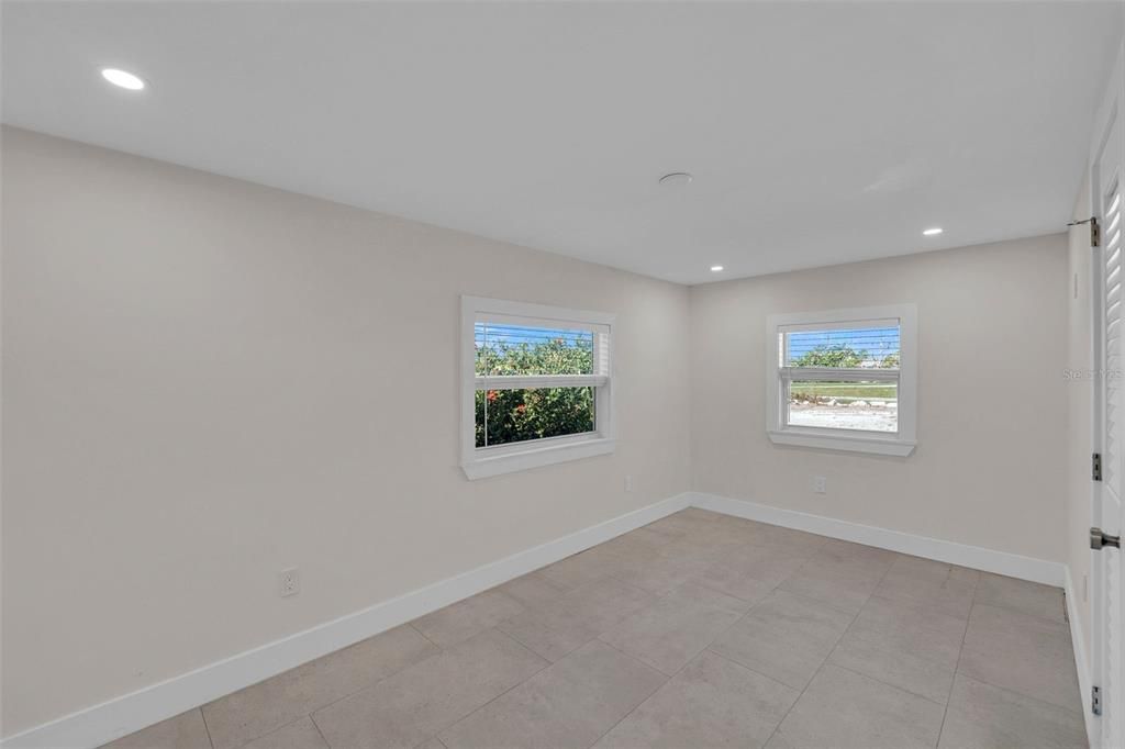 待售: $399,000 (2 贝兹, 1 浴室, 1000 平方英尺)