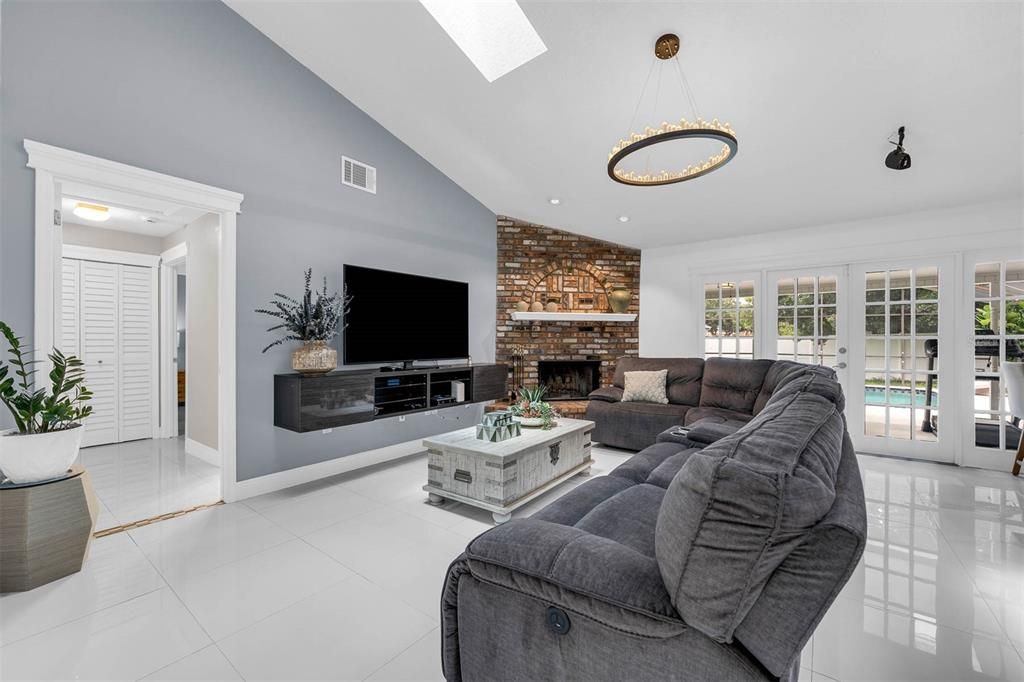 For Rent: $8,000 (4 beds, 3 baths, 2675 Square Feet)