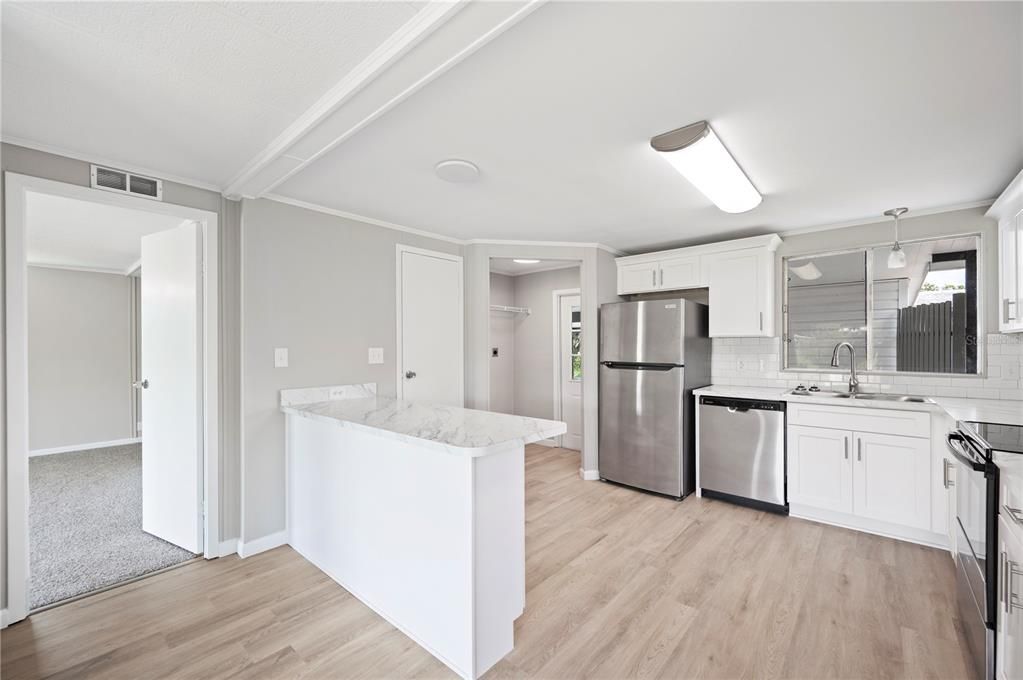 待售: $219,950 (2 贝兹, 2 浴室, 1440 平方英尺)