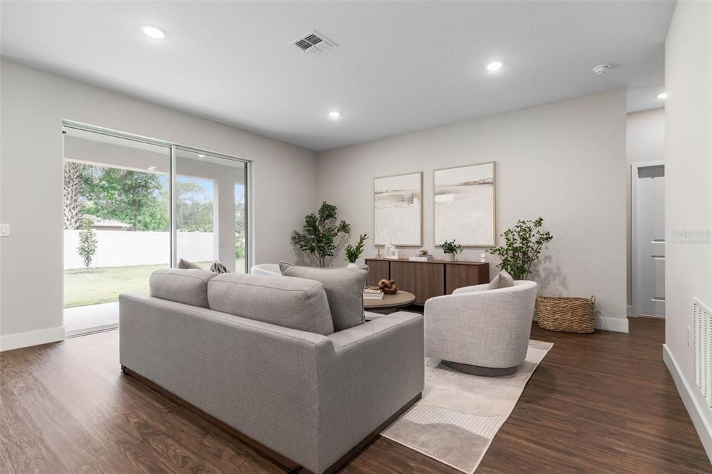 合同活跃: $384,900 (4 贝兹, 2 浴室, 1873 平方英尺)