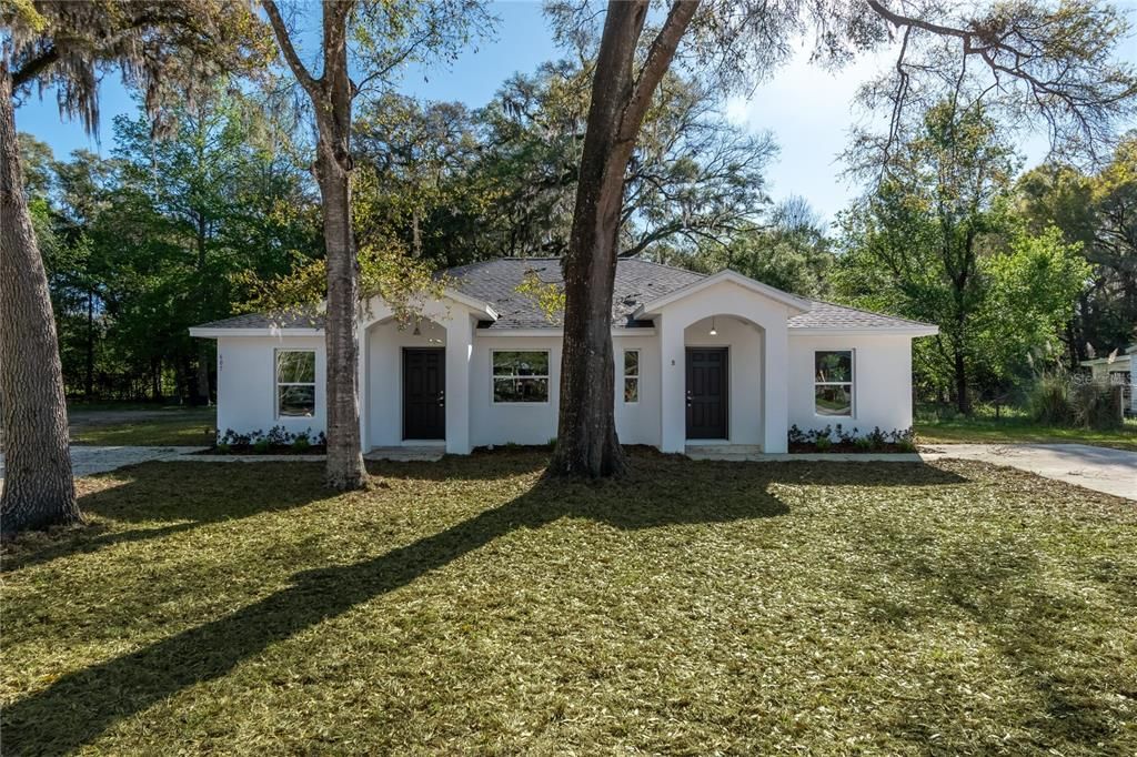 For Sale: $199,000 (2 beds, 2 baths, 967 Square Feet)