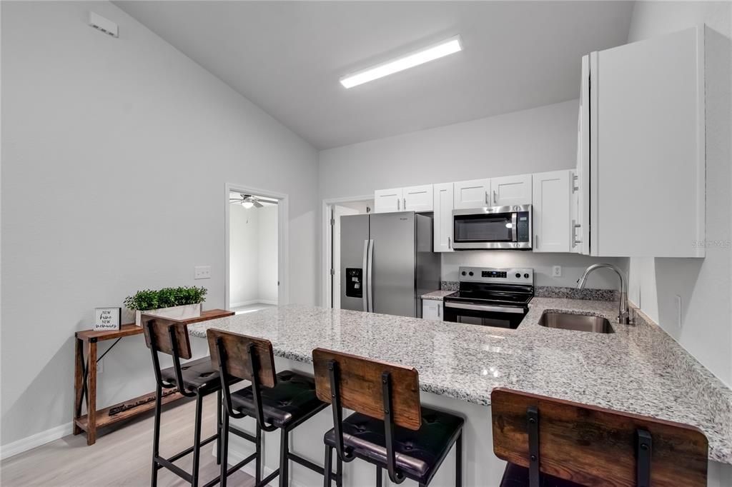 For Sale: $199,000 (2 beds, 2 baths, 967 Square Feet)