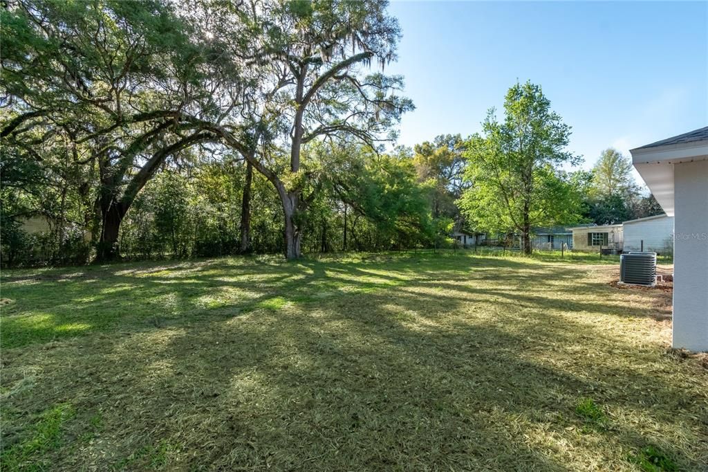 For Sale: $199,000 (2 beds, 2 baths, 967 Square Feet)