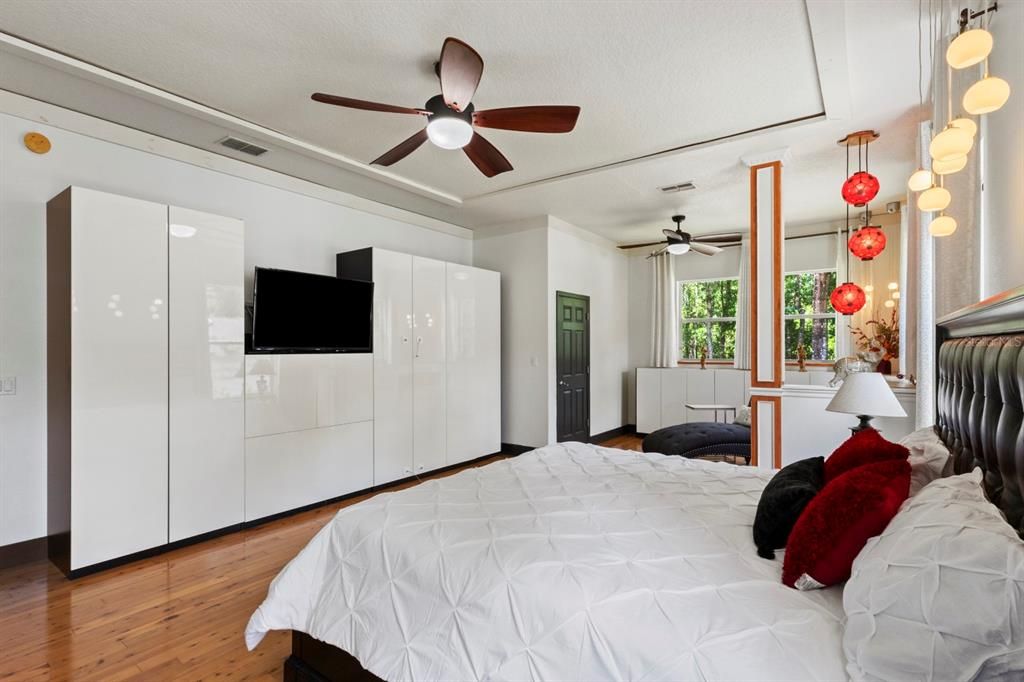 For Sale: $600,000 (3 beds, 2 baths, 2218 Square Feet)