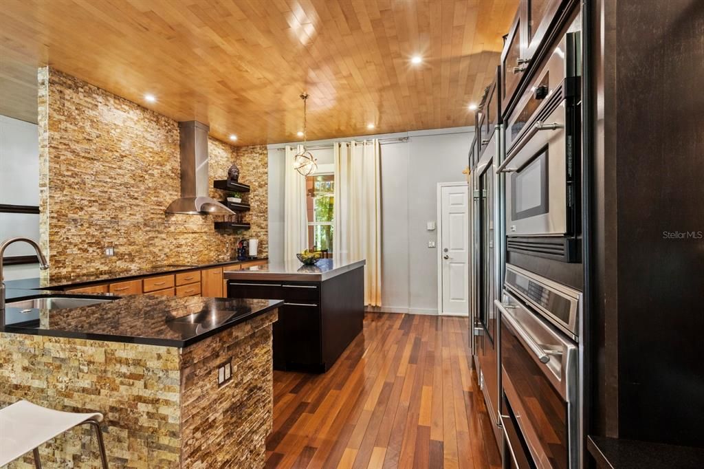 For Sale: $600,000 (3 beds, 2 baths, 2218 Square Feet)