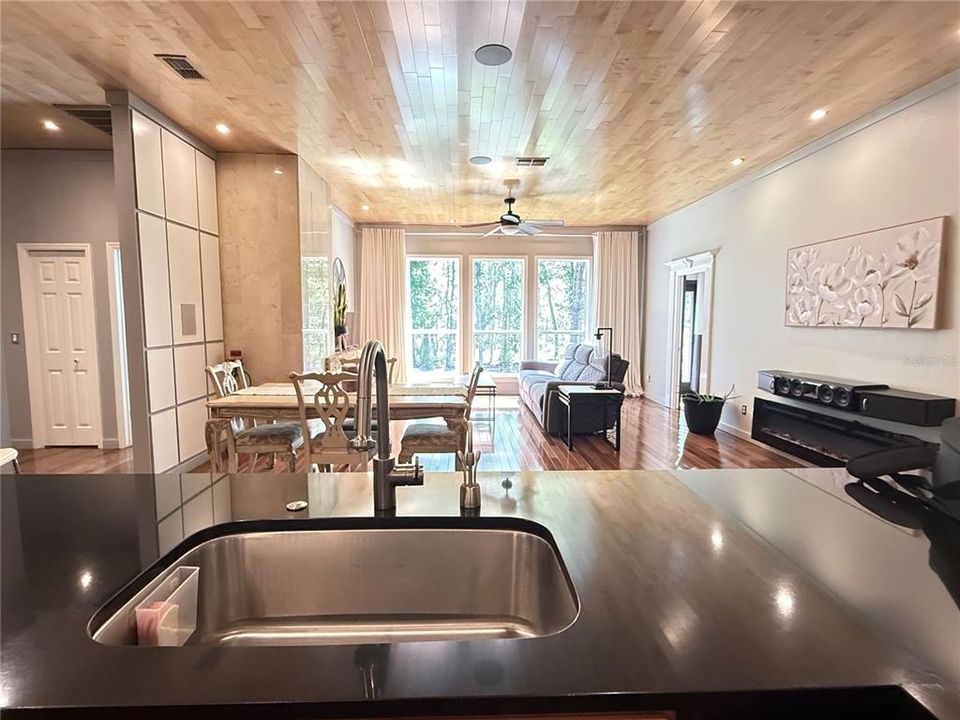 For Sale: $600,000 (3 beds, 2 baths, 2218 Square Feet)