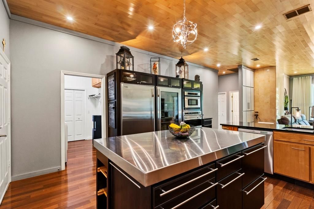 For Sale: $600,000 (3 beds, 2 baths, 2218 Square Feet)