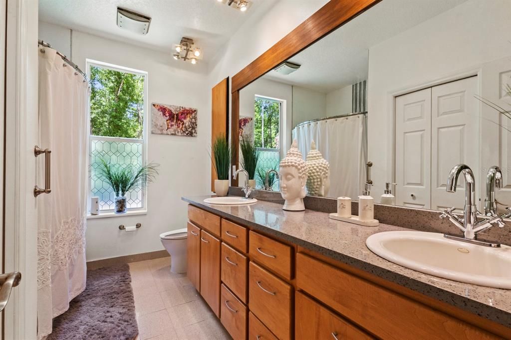 For Sale: $600,000 (3 beds, 2 baths, 2218 Square Feet)