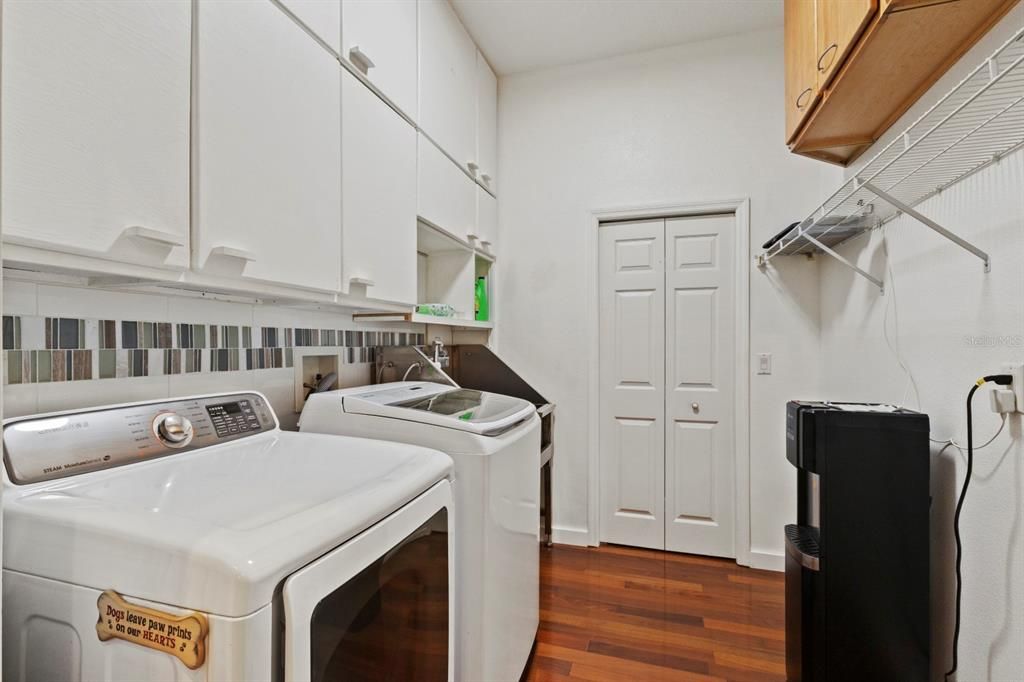 For Sale: $600,000 (3 beds, 2 baths, 2218 Square Feet)