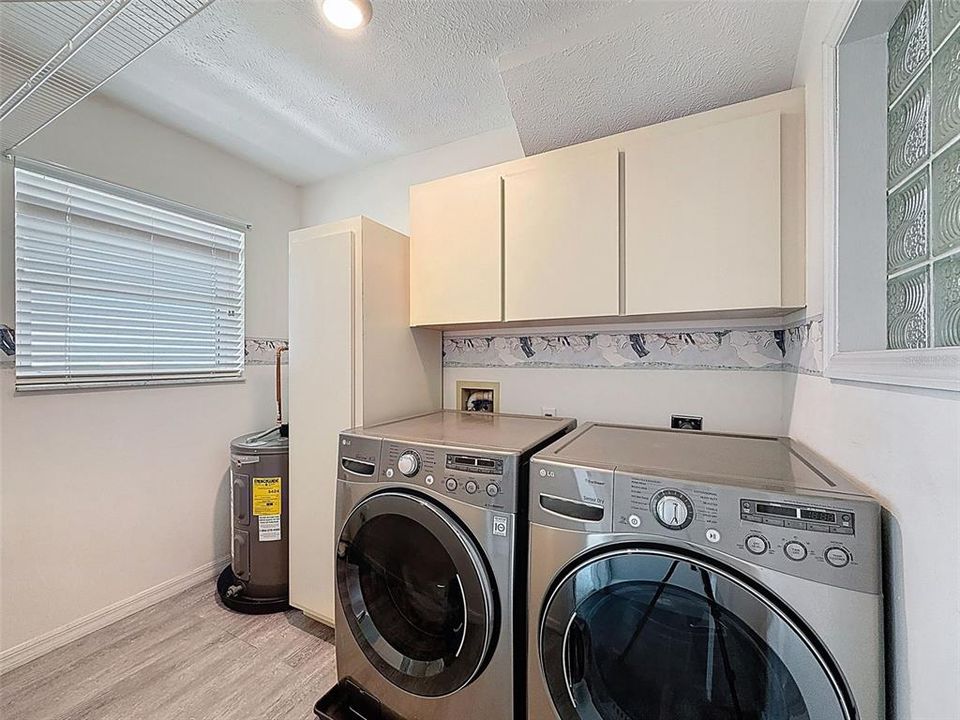 待售: $739,000 (3 贝兹, 2 浴室, 2210 平方英尺)