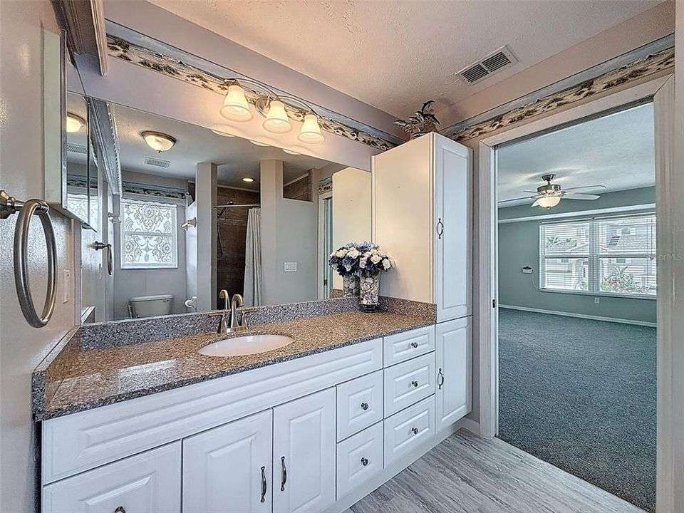 待售: $739,000 (3 贝兹, 2 浴室, 2210 平方英尺)