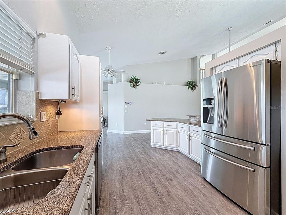 待售: $739,000 (3 贝兹, 2 浴室, 2210 平方英尺)