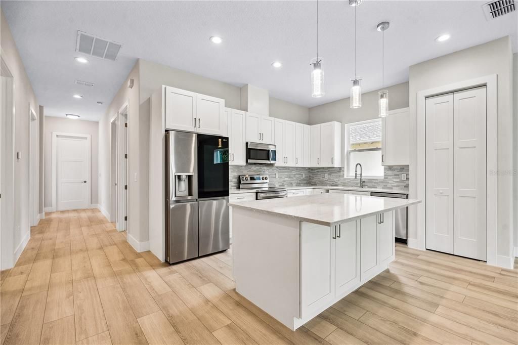 For Sale: $699,500 (6 beds, 0 baths, 3076 Square Feet)