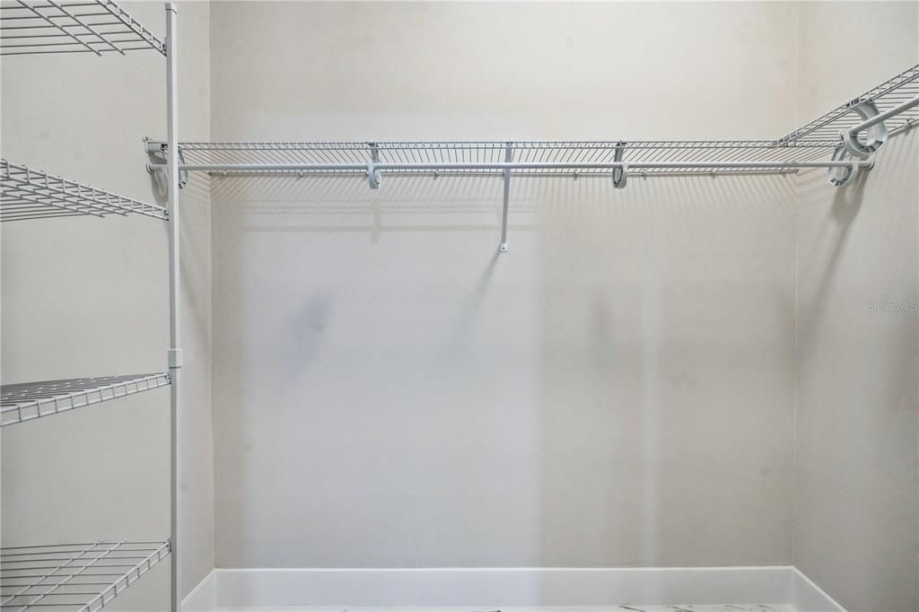 For Sale: $699,500 (6 beds, 0 baths, 3076 Square Feet)