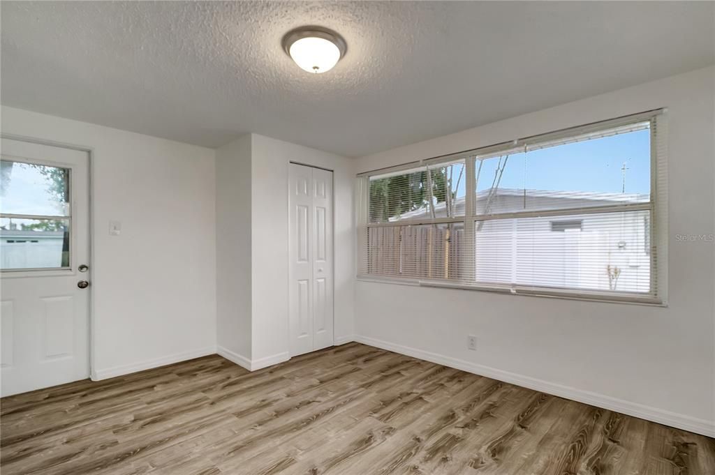 Activo con contrato: $259,900 (3 camas, 1 baños, 1168 Pies cuadrados)