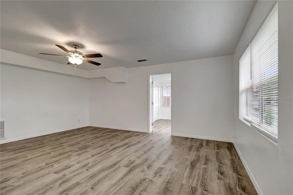 Activo con contrato: $259,900 (3 camas, 1 baños, 1168 Pies cuadrados)