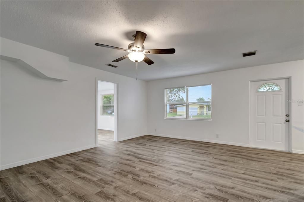 Activo con contrato: $259,900 (3 camas, 1 baños, 1168 Pies cuadrados)