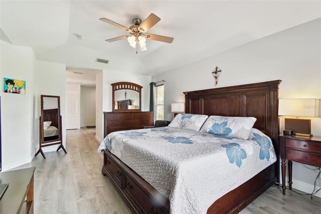 For Sale: $544,000 (4 beds, 2 baths, 2355 Square Feet)